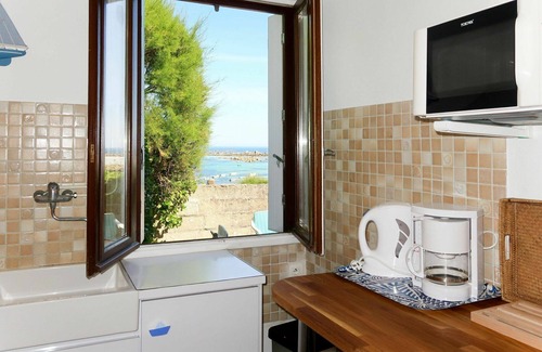 Cleder House | Cozy Villa for Two with Ocean View and Private Patio