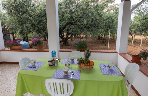 Balestrate Villa | Scenic Villa Francesca: Ocean Views & Pet-Friendly Stay