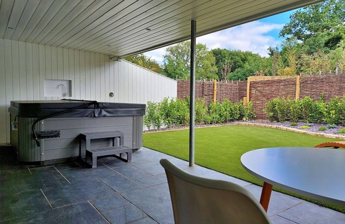 Liverton House | Beautiful villa for 2 people with hot tub, WIFI