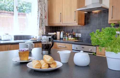 Liverton House | Beautiful villa for 4 people with WIFI, pool