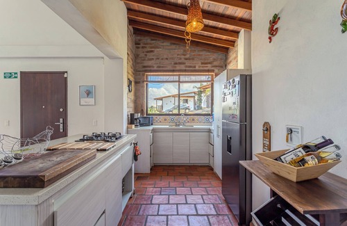 Guatape Cottage | Idyllic Villa Guatape-Peñol with Breathtaking Lake Views