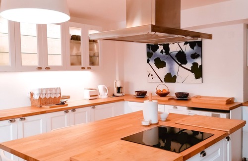 Vila Nogueira de Azeitao Cottage | Elegant Villa in Azeitão with Pool, Spa & Pet-Friendly Options