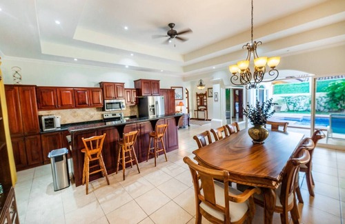 Bejuco Villa | Elegant Villa with Private Pool & Pickleball Court Access