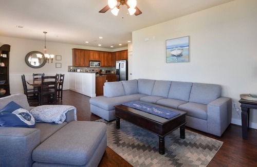 Northshore On Lake Travis Villa | Beautiful Villa in Hollows Resort, Fantastic Panoramic View of Lake Travis, 4 Pools, Hiking Trails!