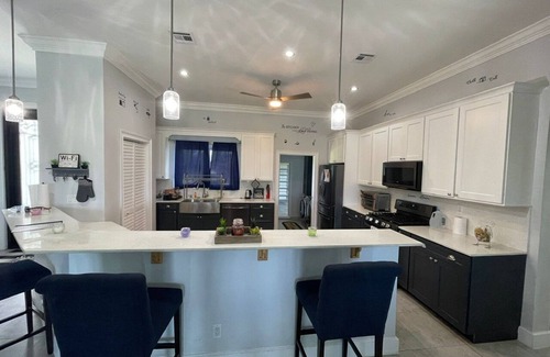 Freeport Villa | Inviting Villa in Lucaya, Freeport Bahamas - Oceanfront & Pet Friendly