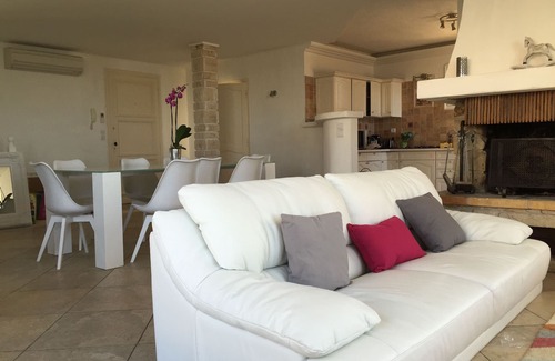 Cantaron House | Idyllic Villa Retreat in the Niçois Countryside with Pool