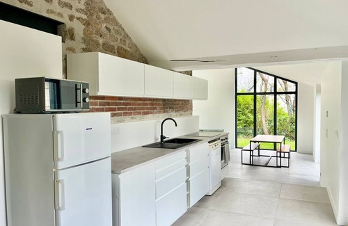 Loctudy Villa | Inviting Villa in the Heart of Loctudy for Family Getaways