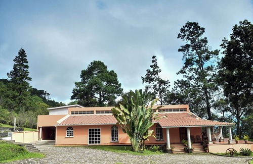 Tegucigalpa Villa | Beautiful Villa in the middle of the Forrest
