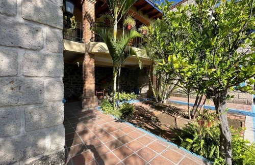 El Pueblito House | Beautiful Villa inside the Balvanera Golf Club!