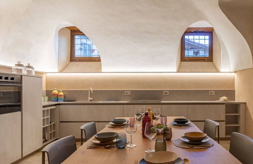 Barclaino Villa | Inviting Villa for 5 with Lake View, Terrace & WIFI