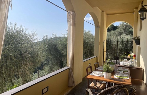 Valloria House | Cozy Villa for 4 with Ocean View Terrace and Spa Access
