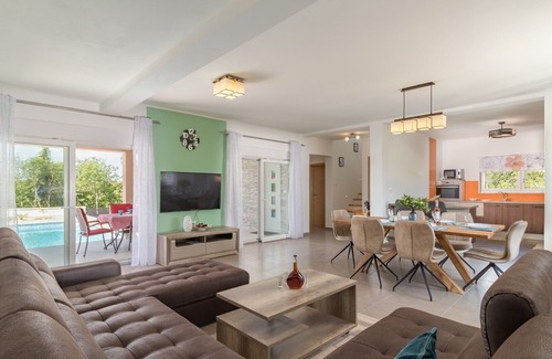 Pinezici Villa | Tranquil Villa Lena with Pool, Perfect for Nature Lovers