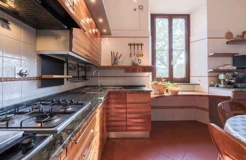 Chiusi Villa | Inviting Villa Licia with Pool and Spa in Beautiful Tuscany