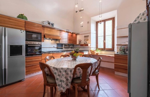 Chiusi Villa | Inviting Villa Licia with Pool and Spa in Beautiful Tuscany