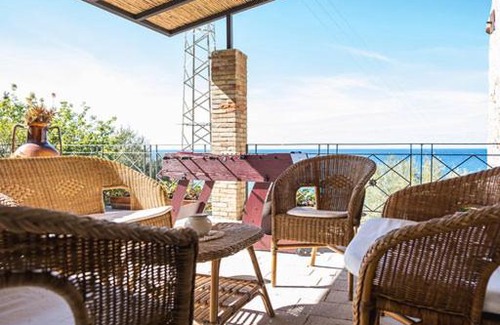 Sant'Ambrogio Villa | Seaside Villa with Pool and Ocean View for Your Stay