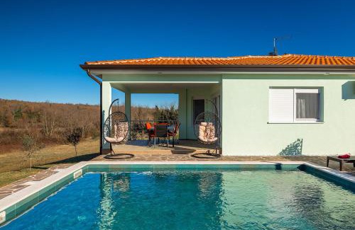 Radini Villa | Idyllic Villa Petar: Poolside Retreat in Brtonigla