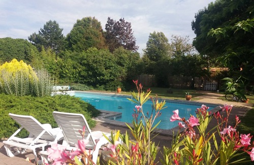 Saint Vivien Villa | Idyllic Villa with Private Pool and Lush Garden by La Rochelle