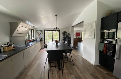 Noisy-le-Roi House | Inviting Villa with Pool Near Paris and Versailles