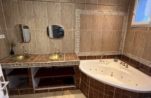 Saint-Henri Villa | Beautiful villa with sea view