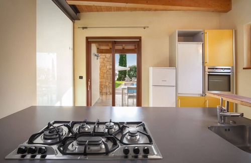 Campagnola Villa | Elegant Villa with Private Pool & Ocean View, 9.8/10 Rated