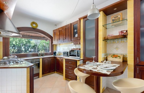 San Vito Apartment | Elegant Villa with Swimming Pool & Private Parking