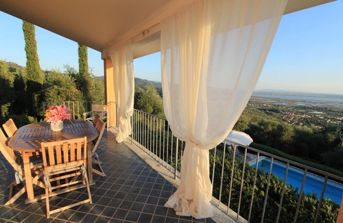 Massarosa House | Idyllic Villa with Pool and Breathtaking Sea Views