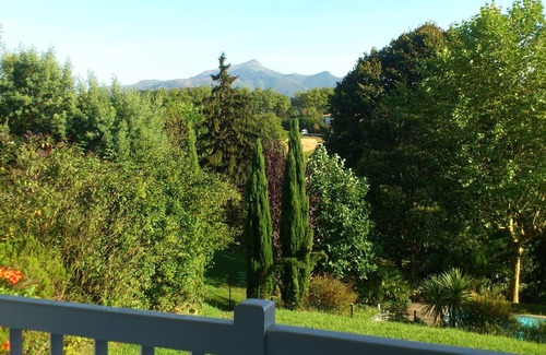 Behobie House | Exquisite Villa with Pool Near Saint-Jean-de-Luz - Guest Rated 9.8