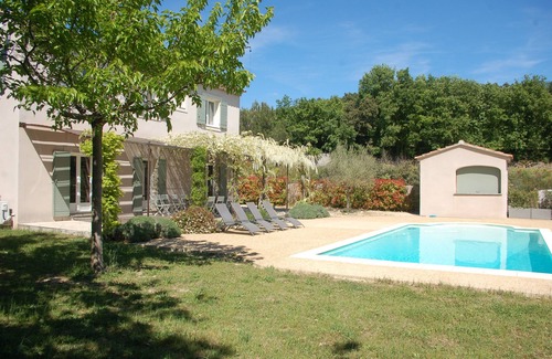 Sablet House | Inviting Villa with Pool & Garden near Vaison-LaR
