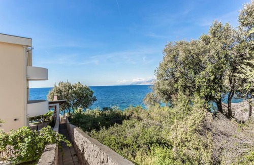 Ulcinj Municipality Villa | Idyllic Villa with Private Beach and Pool Amenities