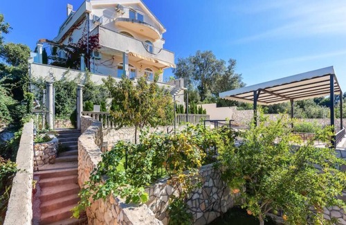 Ulcinj Municipality Villa | Idyllic Villa with Private Beach and Pool Amenities