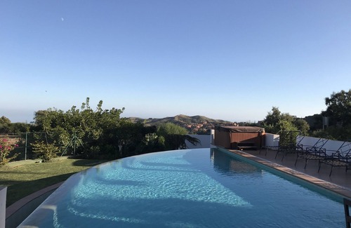 Ojen Villa | Elegant Villa with Spectacular Mountain and Sea Views