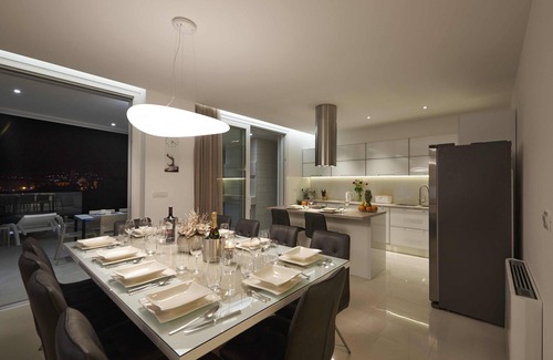 Trogir Villa | Oceanfront Villa Trogir: 10/10 Rated with Pool & Spa