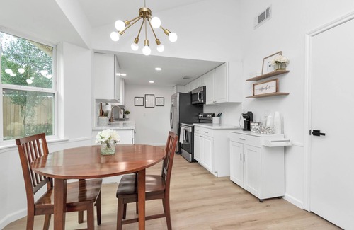 Spring Branch Central House | Discover a New VRBO Listing in Pet-Friendly Spring Branch