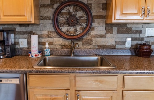 Canon City House | Inviting 3-Bed Home with Breakfast and Family Amenities