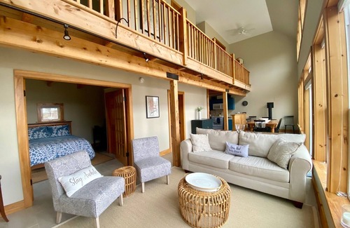 Spruce Head House | Idyllic Waterfront Retreat with Family-Friendly Amenities
