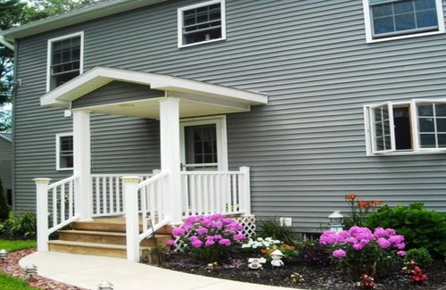 Lake Luzerne House | Scenic Waterfront Retreat - Skiing & Pet-Friendly Amenities