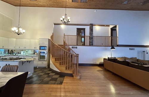 Georgian Bay Cottage | Idyllic Waterfront Retreat on Georgian Bay with Family Amenities