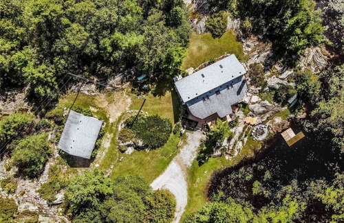 Georgian Bay Cottage | Idyllic Waterfront Retreat on Georgian Bay with Family Amenities