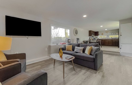 Piney Point Cottage | Beautiful Waterfront 2-bedroom cottage in tranquil Piney Point with WiFi, AC