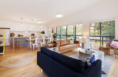 Caurnamont House | Beautiful waterfront holiday house, overlooking Murray River. Privately owned.