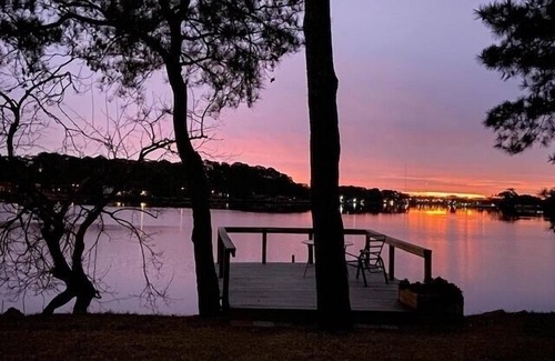 Norfolk - Virginia Beach Cottage | Serene Waterfront Cottage with Ocean View & Spa Amenities