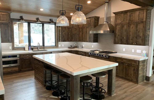 Island Park Cabin | Idyllic Waterfront Cabin on Bill's Island with Hot Tub