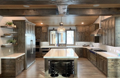 Island Park Cabin | Idyllic Waterfront Cabin on Bill's Island with Hot Tub