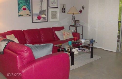 Villages of Oriole Condo | Serene and Well-Maintained Condo with Pool & Breakfast