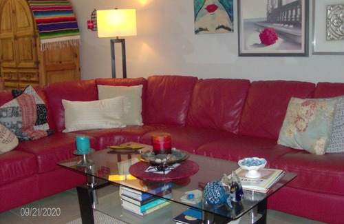 Villages of Oriole Condo | Serene and Well-Maintained Condo with Pool & Breakfast