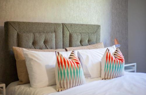 North West Apartment | Cozy West End Flat with Private Parking & Family-Friendly Amenities