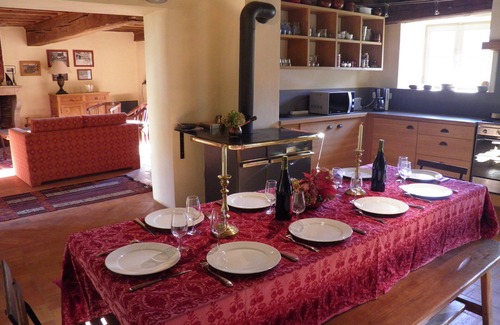 Regnie-Durette Cottage | Idyllic Winegrower's Retreat in Beaujolais with Pool