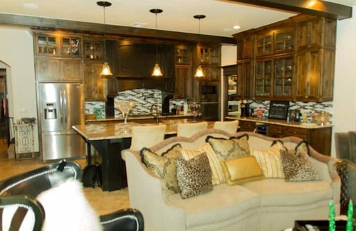 Ardmore House | Scenic Getaway Minutes from Lake Murray with Pool & Kitchen