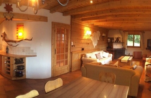 Ovronnaz Ski Chalet | Idyllic Wooden Chalet with Scenic Views and Modern Amenities