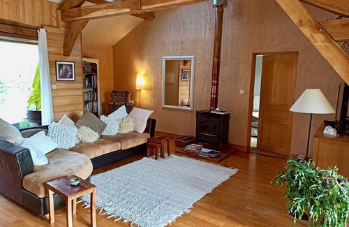 Plazac House | Cozy Wooden Retreat with Private Pool & Studio Space